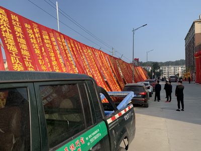 家居建材工厂直营店KFC新零售店在小县城开业时被抢单
